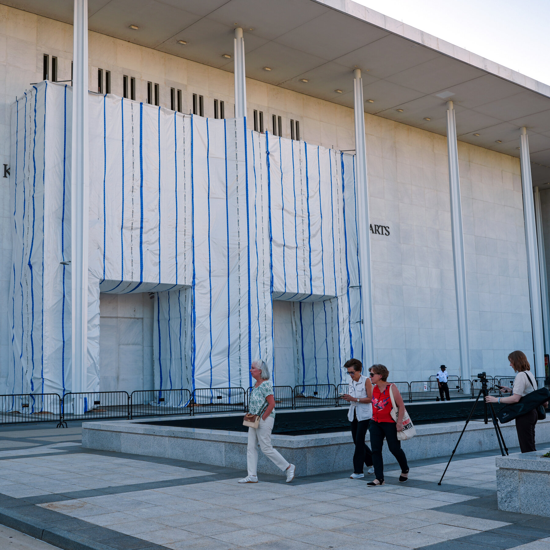 Kennedy Center Closes Its Doors Despite a Judge’s Order