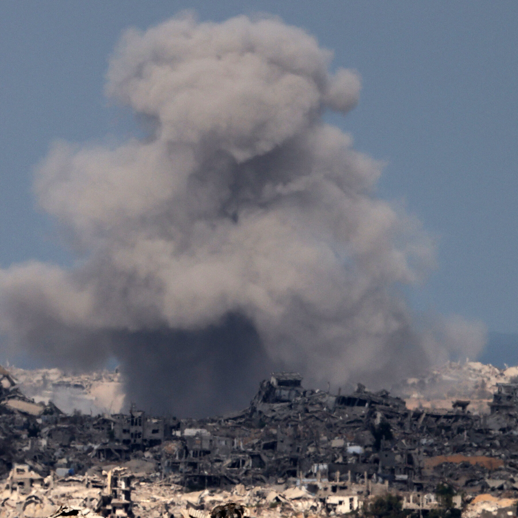 Trump Approves $2.8 Billion Arms Sale to Israel, Including 40,000 One-Ton Bombs