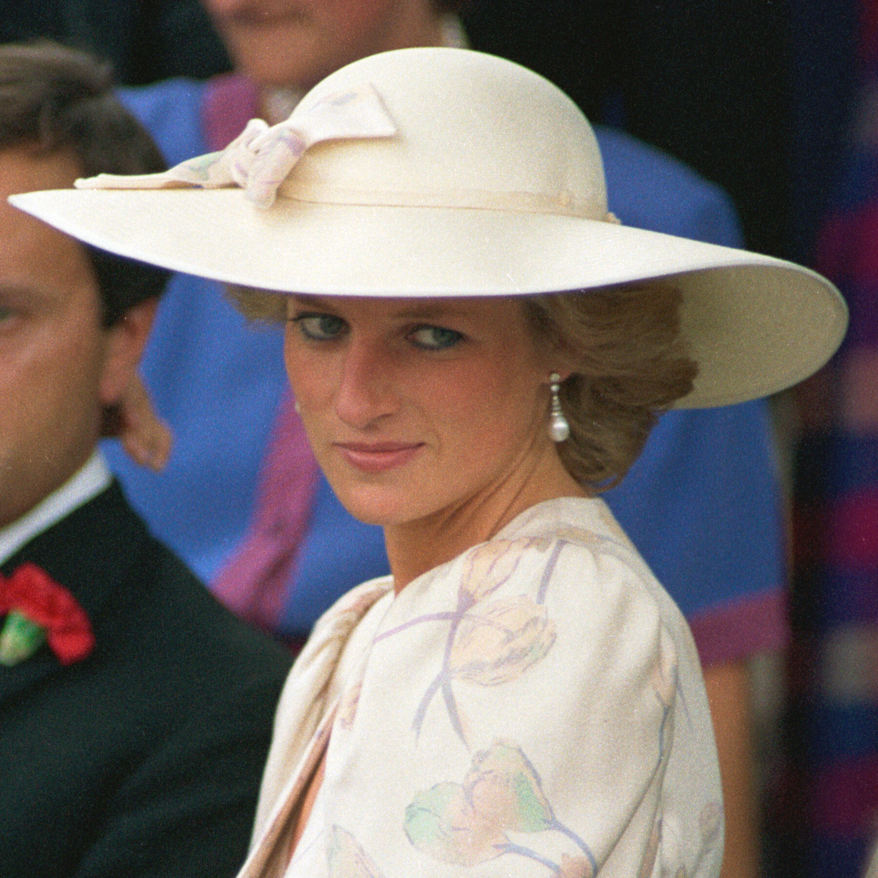 Book Review: “Swan Song: Diana, My Sister,” by Charles Spencer