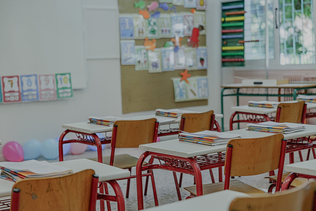 Χανιά: Αναστάτωση σε δημοτικό σχολείο- Άγνωστος έριξε με αεροβόλο σε τάξη – Έσπασε τζάμι αίθουσας