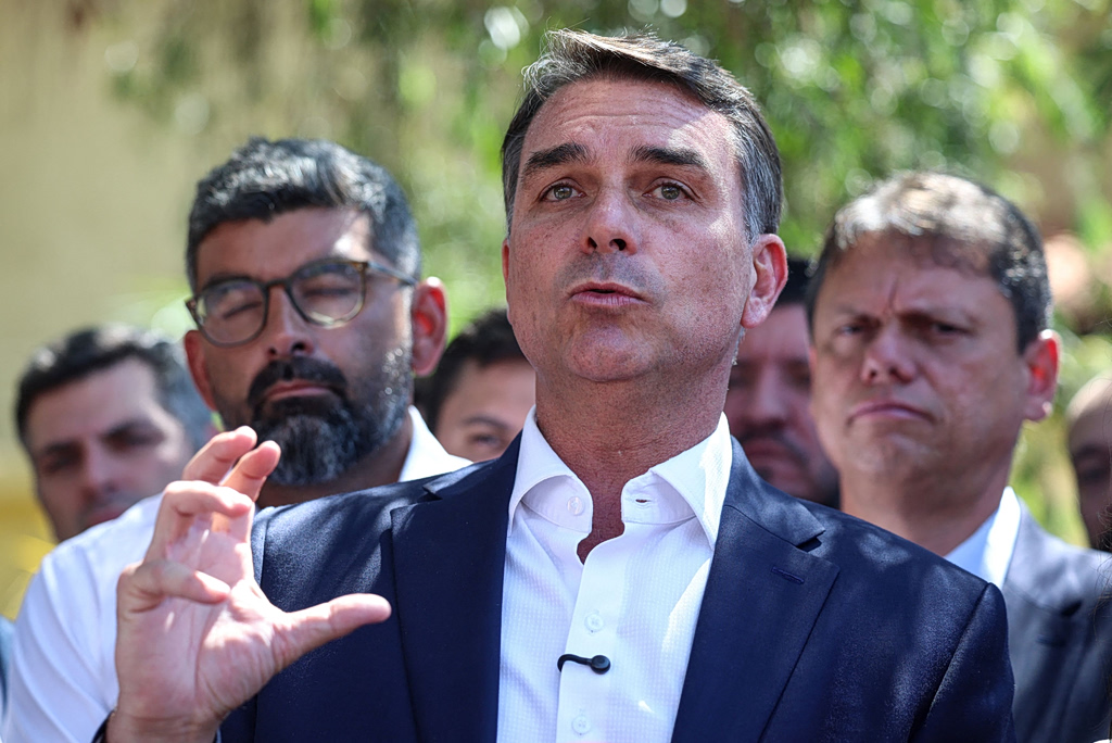 Εκλογές στη Βραζιλία: Μικρό προβάδισμα Μπολσονάρου έναντι του Λούλα ενόψει β΄ γύρου