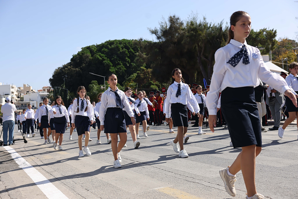28η Οκτωβρίου: Κλειστά σχολεία αλλά με υποχρεωτική παρουσία – 6 μέρες σερί χωρίς μαθήματα στη Θεσσαλονίκη