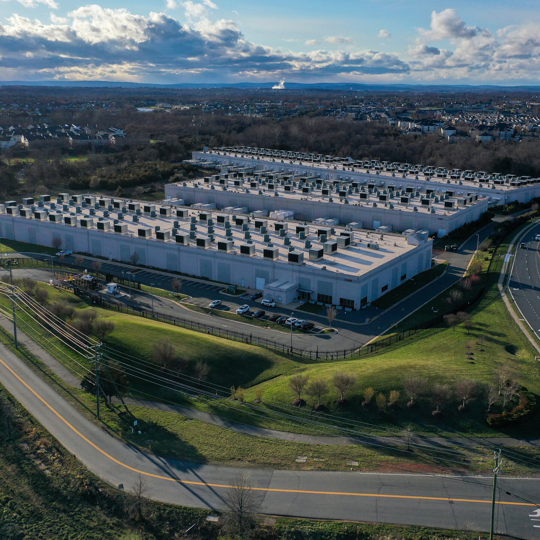 Big Tech’s Data Center Blitz Is Burning Through Cash and Scaring Wall St.