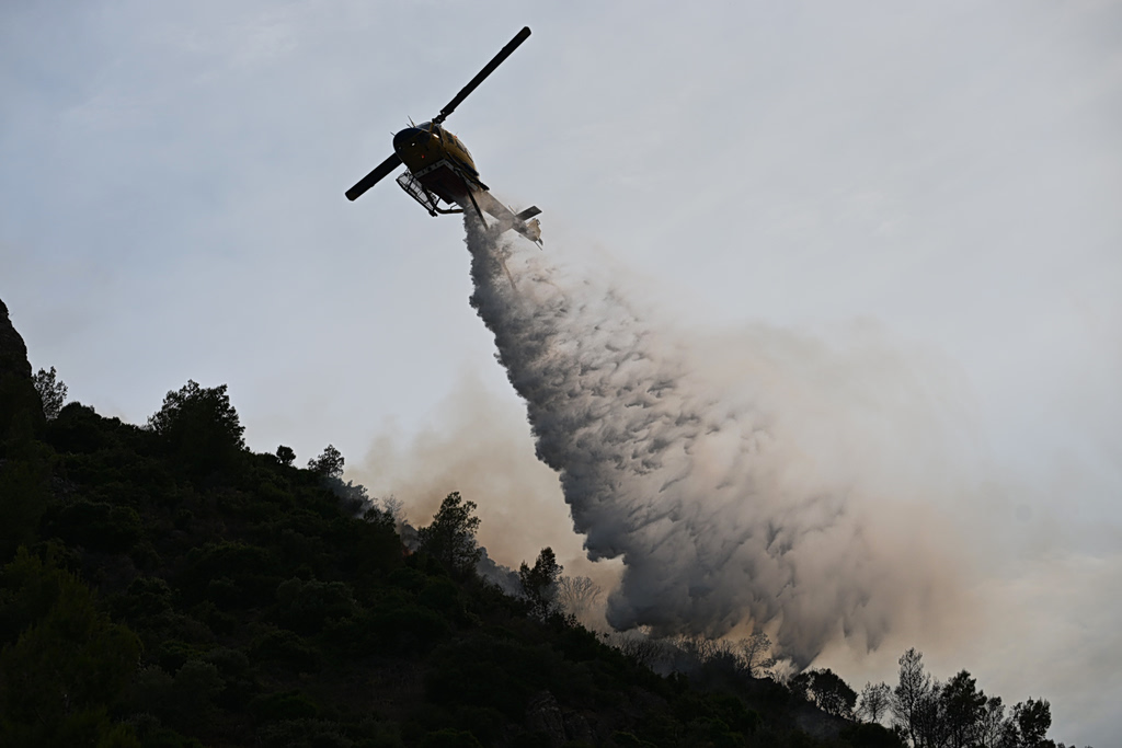Φωτιά στην Ηλεία: Συναγερμός στη θέση Τριανταφυλλιά – Στη μάχη και 3 αεροσκάφη