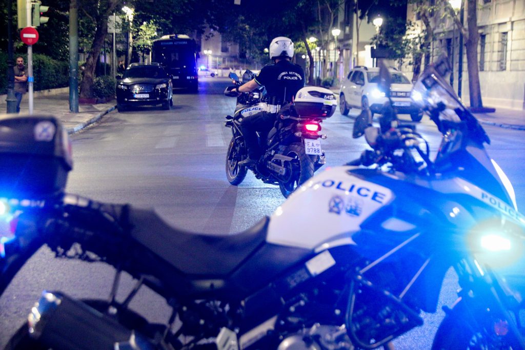 Θεσσαλονίκη: Άγρια καταδίωξη στο κέντρο της πόλης – Σοβαρά τραυματίας ο μοτοσικλετιστής