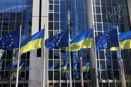 U.S., Ukraine and EU officials hold Miami peace talks amid Russia diesel deal