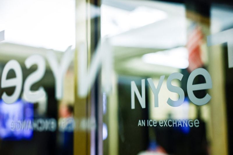 Nasdaq notches record high close as investors focus on earnings
