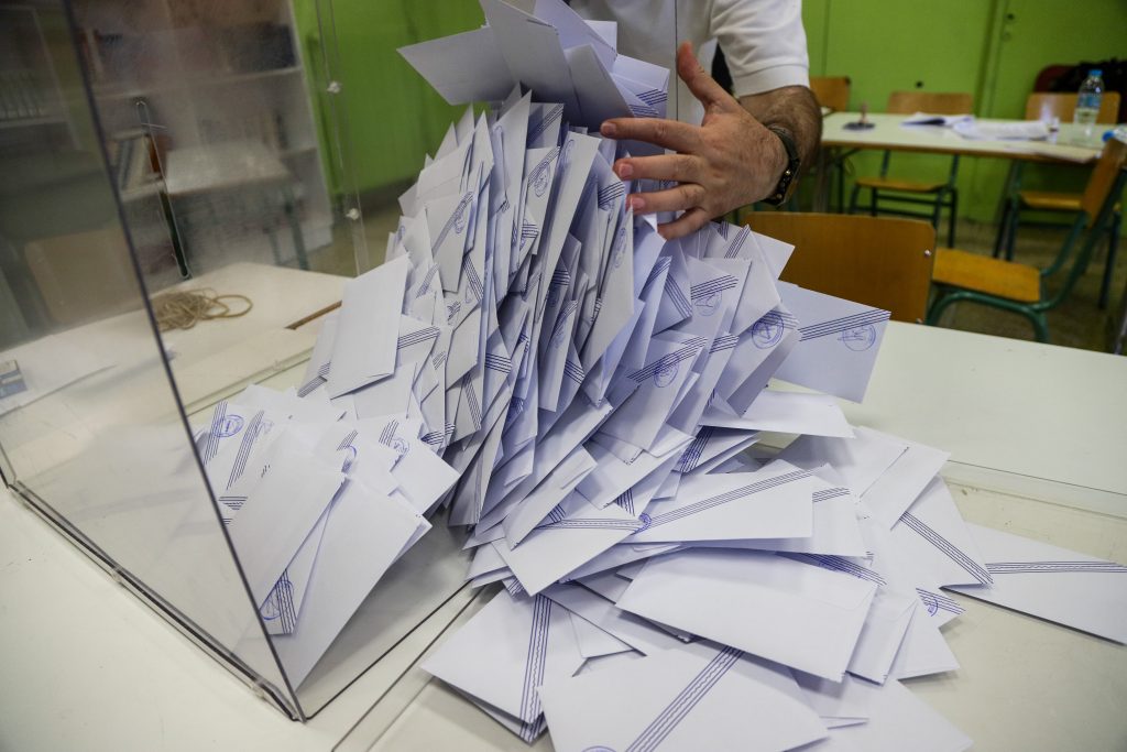 Εκλογική συγκυρία και κοινωνική ανορεξία